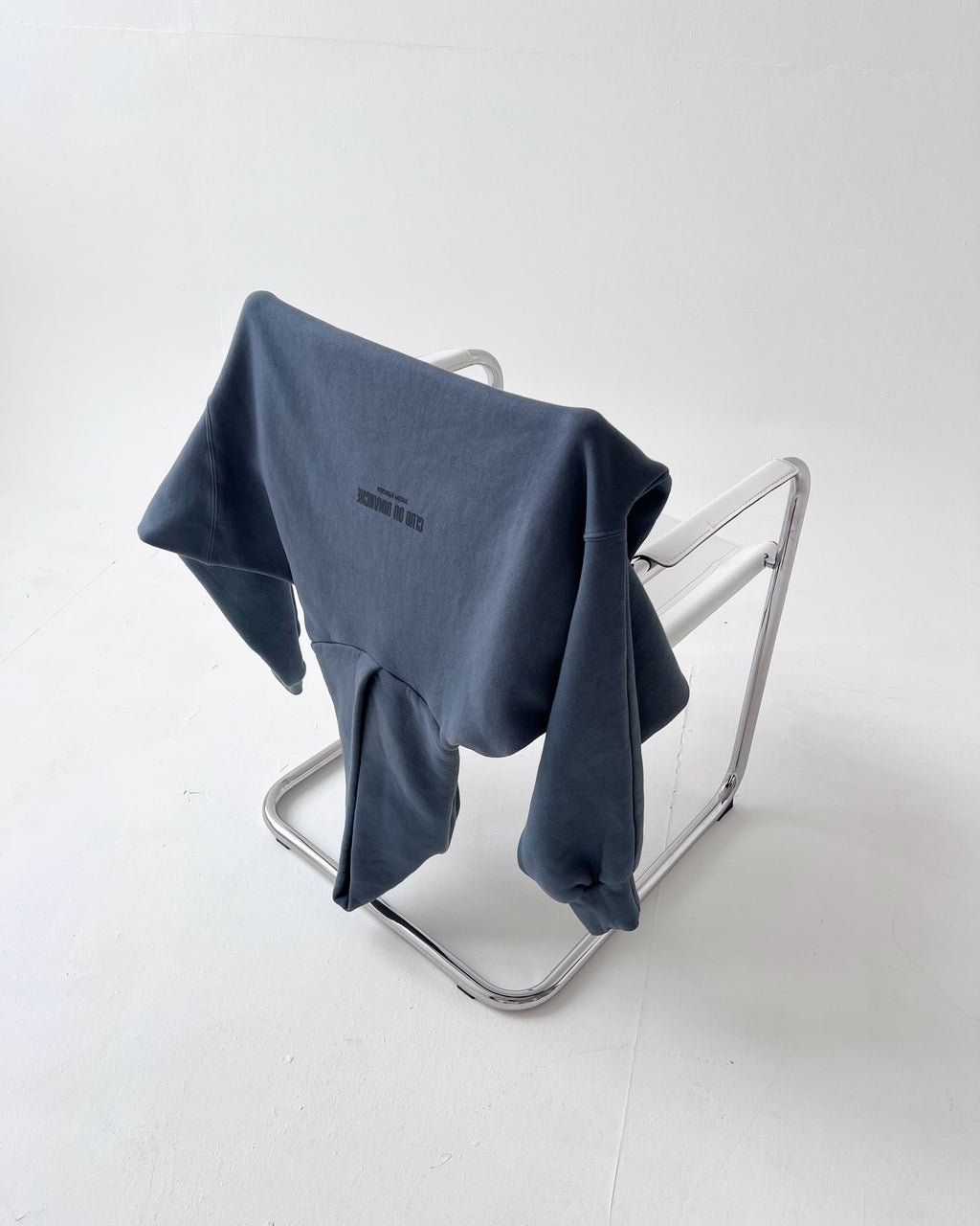 PREMIÈRE PRÉSENTATION HOOD